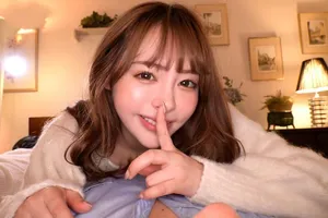 Em có muốn nếm thử vị sữa từ đầu vú chị không