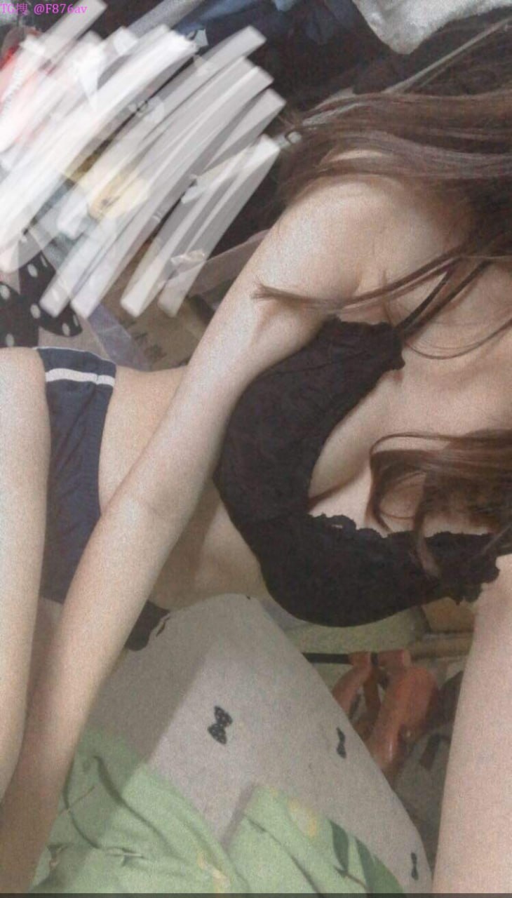 Em gái của Trùng Khánh, thân hình không gì ngăn cản được~!