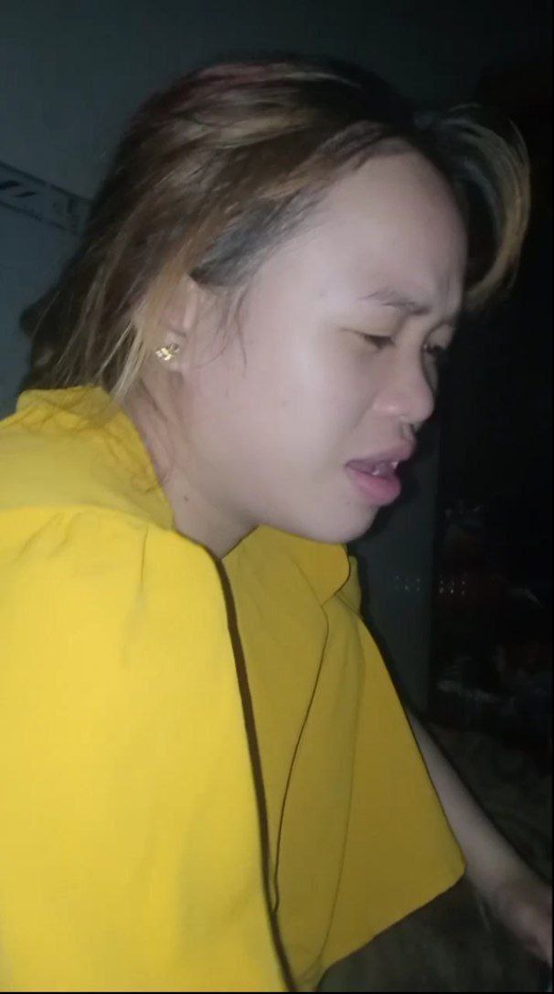 Vợ môi đỏ thắm, cổ họng sâu đặc biệt